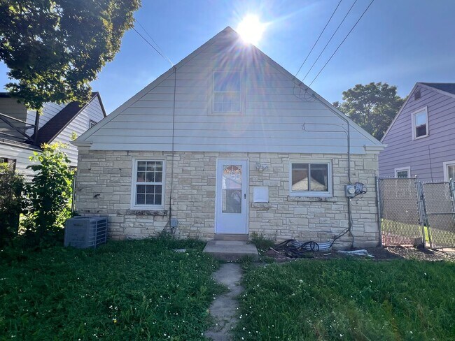 Building Photo - 4051 N 45th St