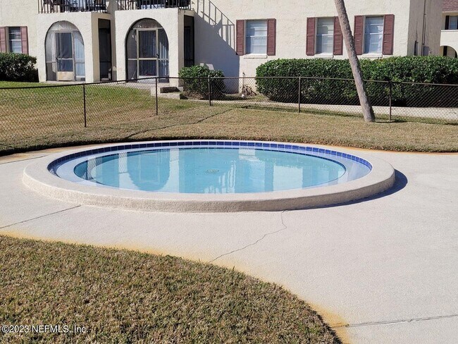 Building Photo - 1540 El Prado Rd