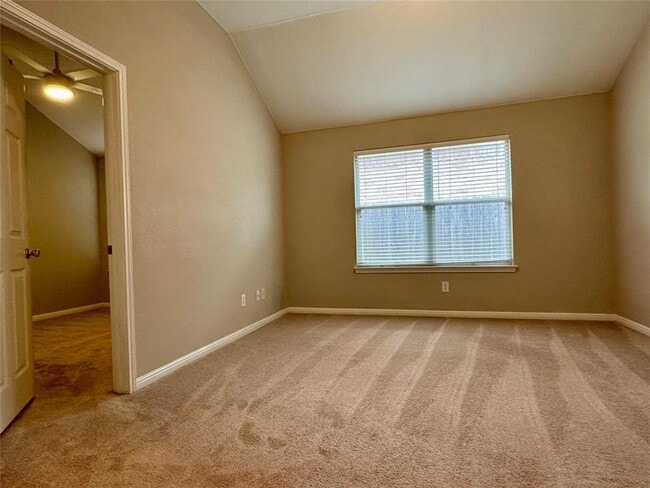 Building Photo - 13509 Shawna Dnay Dr