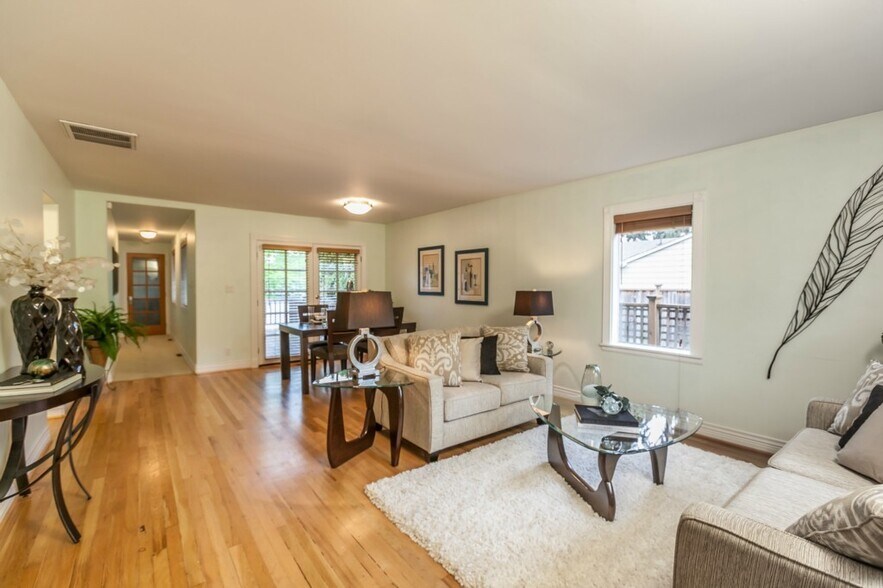 Living room/Dining - 12035 14th Avenue NE