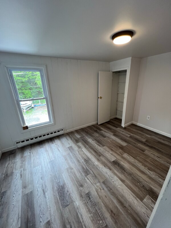 Building Photo - 313 Main St