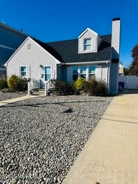 Building Photo - 425 Yale Ave