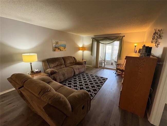 Building Photo - 3064 Lake Bayshore Dr