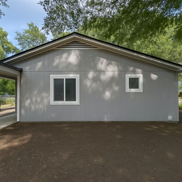 Building Photo - 618 White St