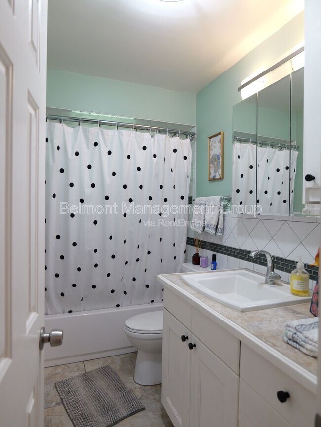 Building Photo - 5376 Majestic Island Cir