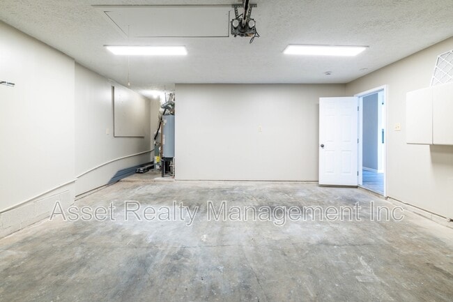 Building Photo - 4405 Greenfern Way