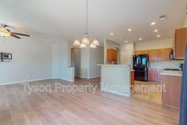 Building Photo - 10432 Savoy Dr NW