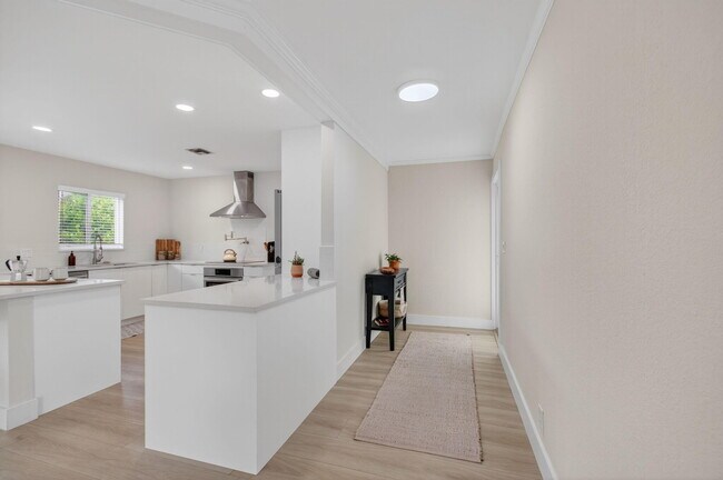 Building Photo - 802 Mallard Dr