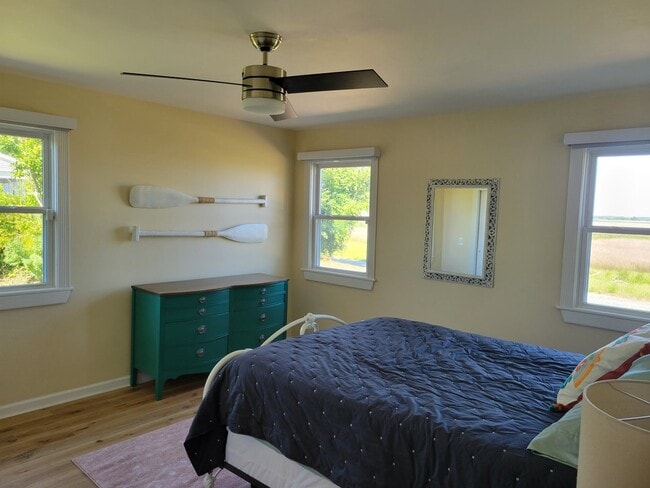 Building Photo - 8034 Riverview Rd