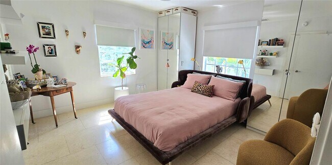 Building Photo - 932 15th St