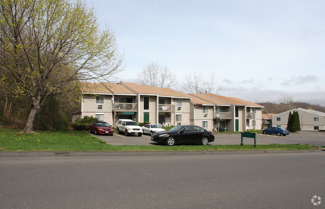 Primary Photo - Greenbriar Hills Apartments