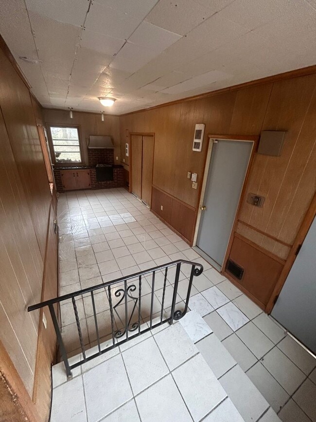 Building Photo - 4607 Euclid Ave