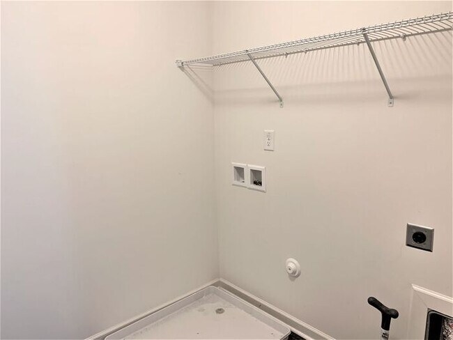 Building Photo - Newer Home in Reedy Fork, SS Appliance, Gr...