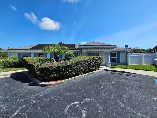 Building Photo - 180 Portside Ave