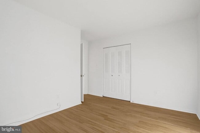 Building Photo - 9911 Whitewater Dr