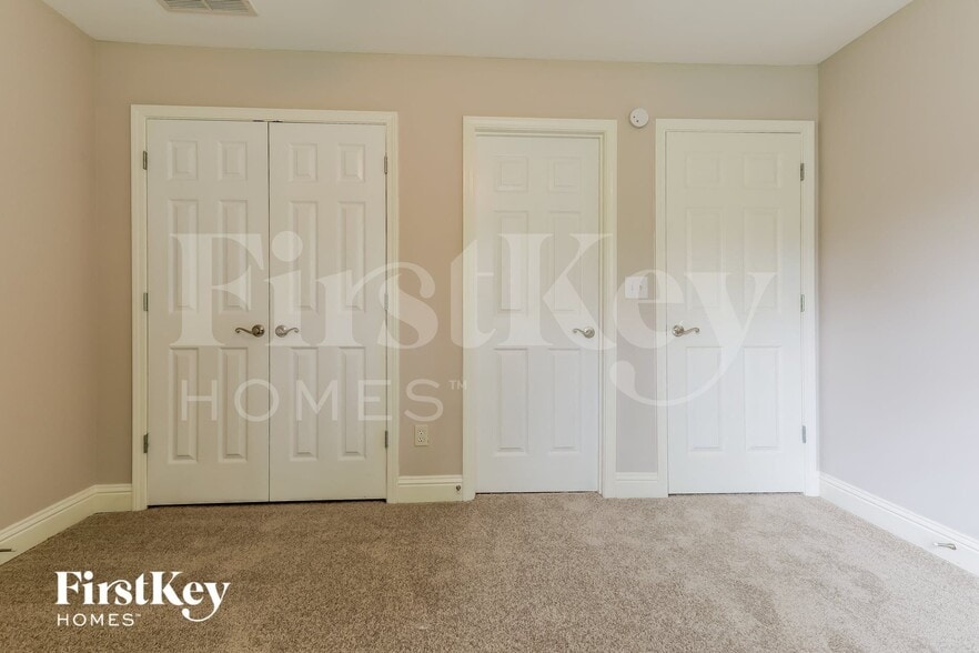 Building Photo - 1306 Golden Way