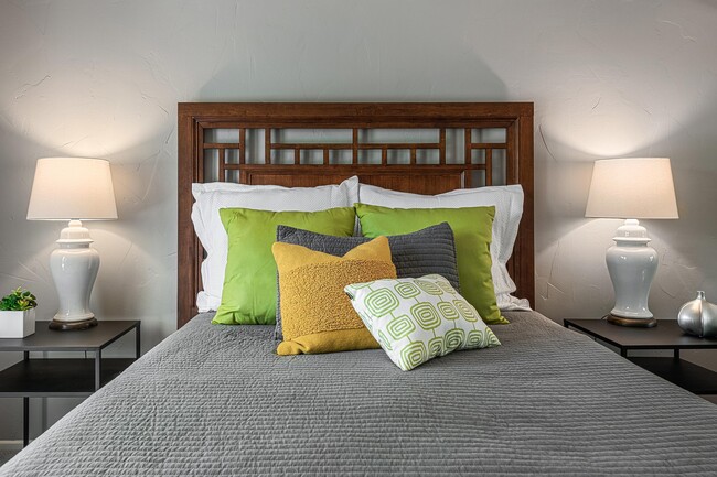 Building Photo - 7 Florentina Dr