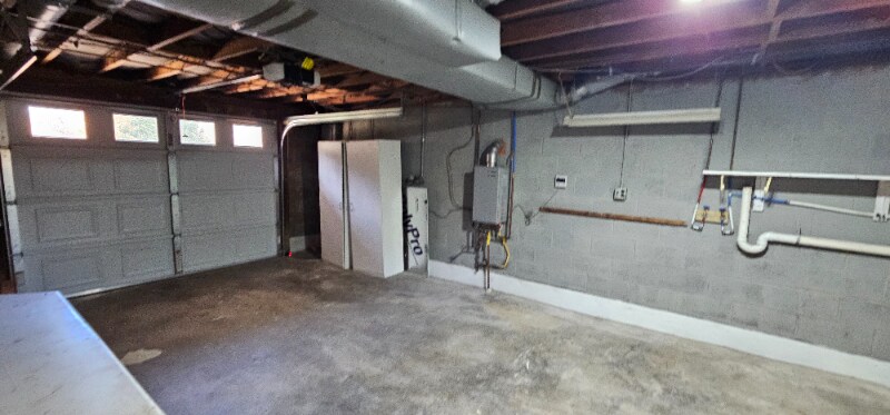 Building Photo - 1010 Lewisville Clemmons Rd