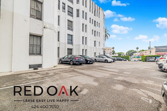 Building Photo - 808 S Hobart Blvd
