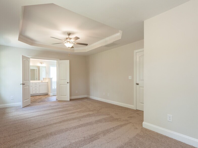 Building Photo - 409 Forest Glen Dr