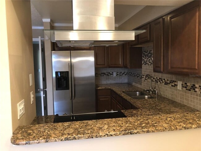 Building Photo - 30 Lake Villa Way