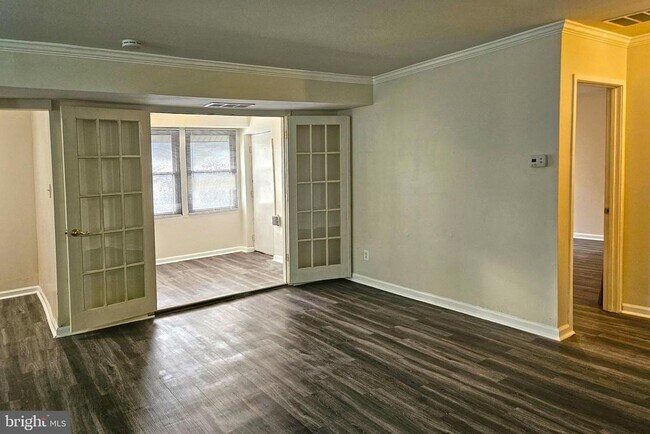 Building Photo - 9639 White Acre Rd