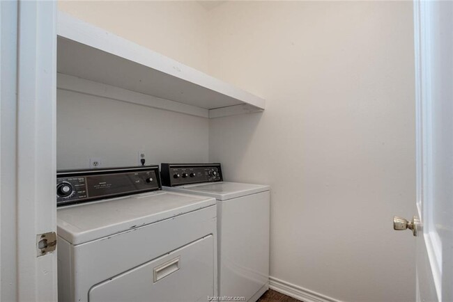 Building Photo - 4400 Carter Creek Pkwy