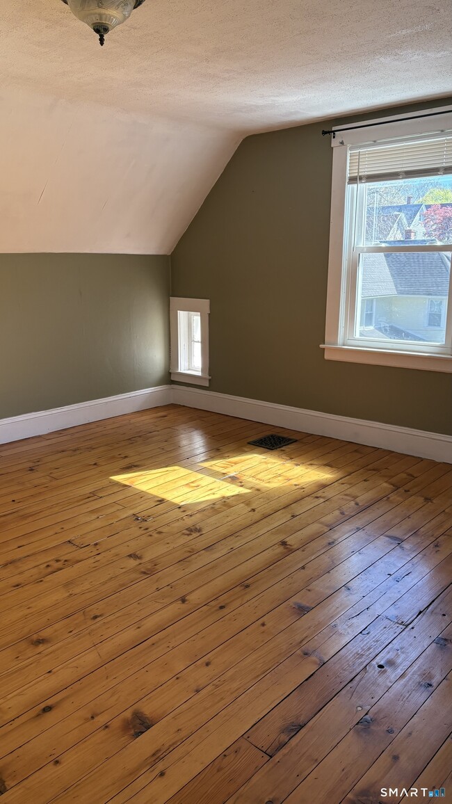 Building Photo - 130 Platt Ave