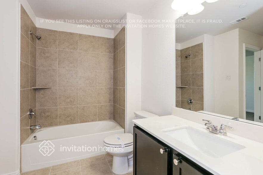 Building Photo - 734 Bonnet Trl