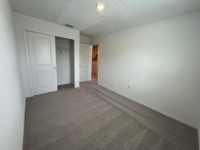 Building Photo - 2541 Penguin Blvd