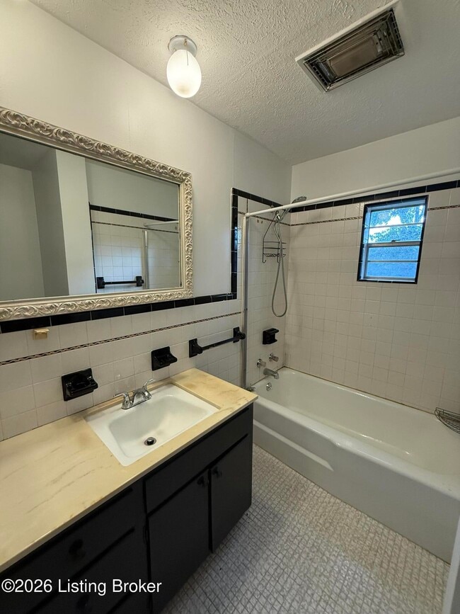 Building Photo - 4206 Dover Rd