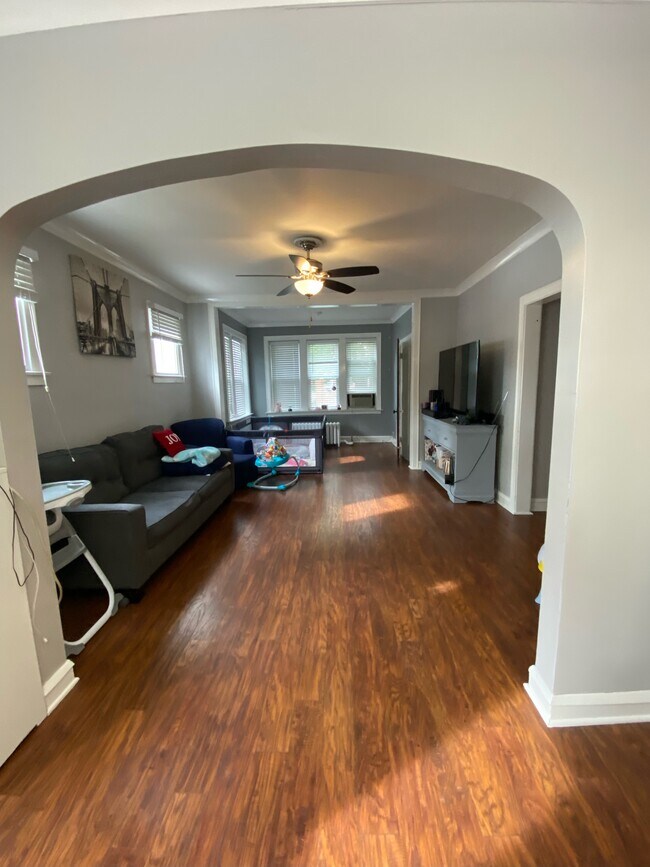 Building Photo - 3619 N Lamon Ave