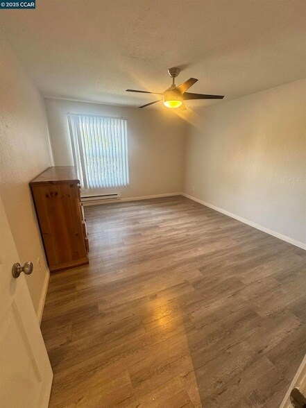 Building Photo - 1085 Murrieta Blvd