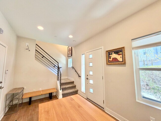 Building Photo - Furnished 3-BR/3-BA Townhouse w/ Giant Roof deck, 2-Car Garage, EV Hookup