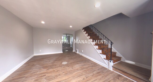 Building Photo - $2,000 - 3 Bedroom 1 Bathroom House In Col...