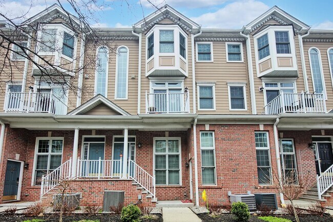 Building Photo - 326 Midland Ct