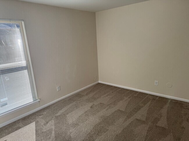 Building Photo - SAINT ANDREWS PLACE