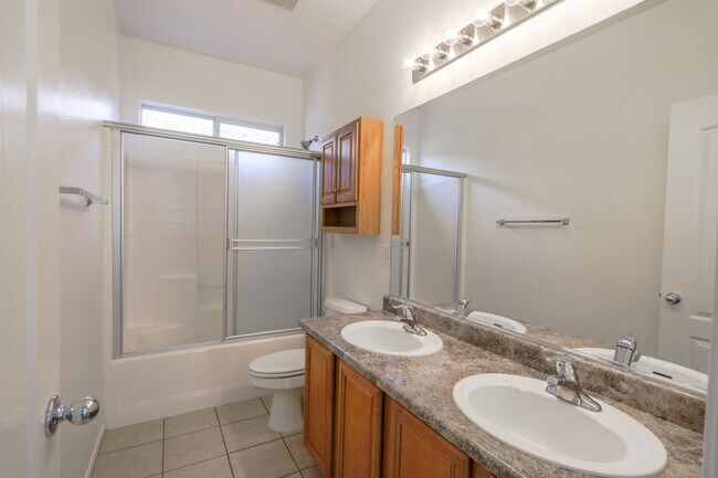 Building Photo - 3 Bedroom And Loft Southwest Gated Communi...