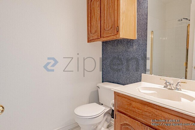 Building Photo - 514 Big Oak Ct