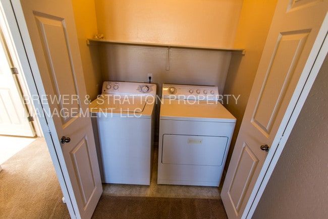 Building Photo - 6710 E University Dr