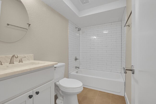 Building Photo - $3,045.00, 4-bed, 3 bath, located in Arvada.