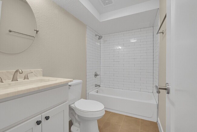 Building Photo - $3,195.00, 4 bed, 3 bath located in Arvada.
