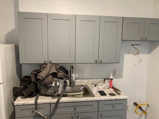 Building Photo - 42 Tillinghast St