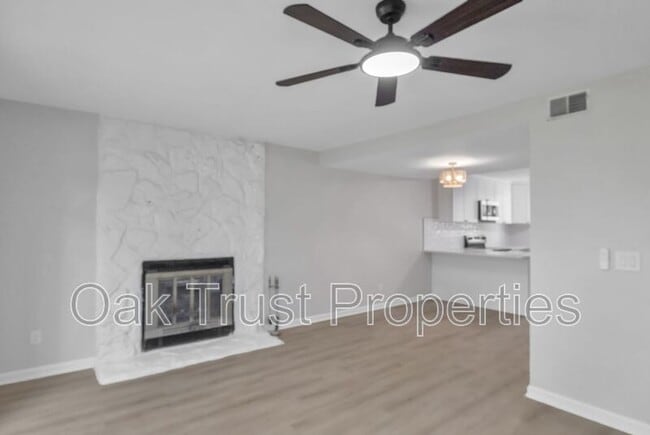 Building Photo - 107 Willow Ct