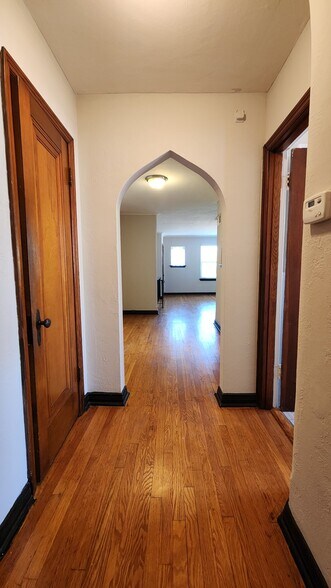Building Photo - 5112 Jamieson Ave