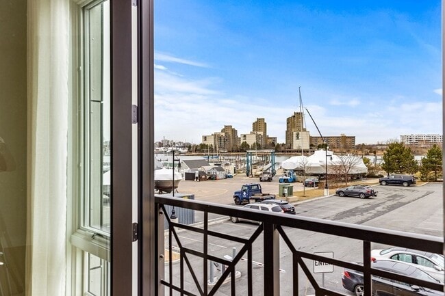 Building Photo - 10 Shipyard Dr