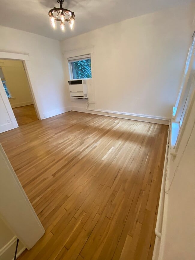 Primary Photo - Villa Jene Apartments