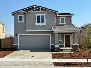 Building Photo - Brand new DR Horton Solar Smart Home