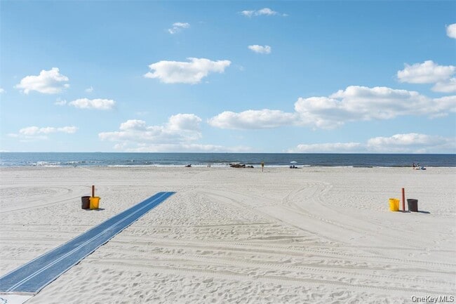 Building Photo - 623 Oceanfront