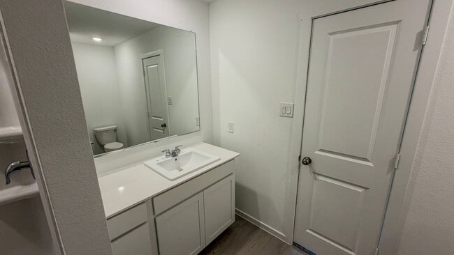 Building Photo - Modern Living | Spacious Layout | Private Backyard Retreat